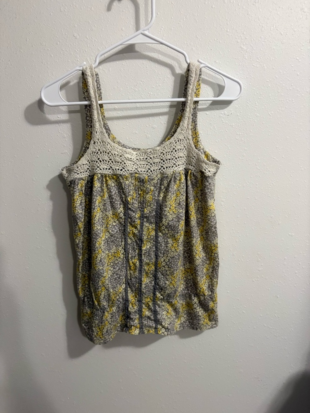 Decree Cream Crochet Yoke Floral Camisole in Yellow and Gray
